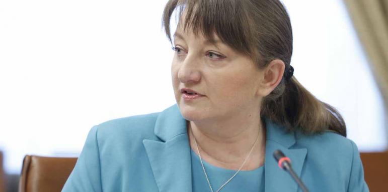 Сачева: Слави не е конкуренция